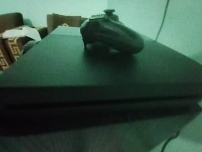 PS 4 WITH GAMES 5 GAMES ONE DVD GOD OF WAR