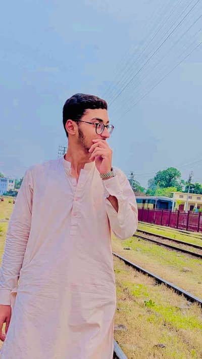 Kh Moiz