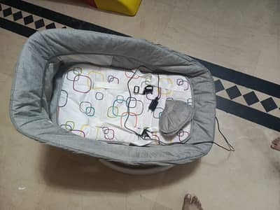 Baby electric swing multifunctional