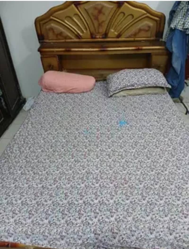 double bed and dining table 0