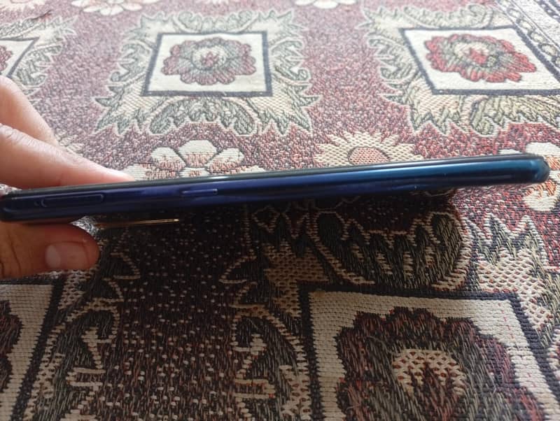 vivo s1 4/128 In display finger print 4