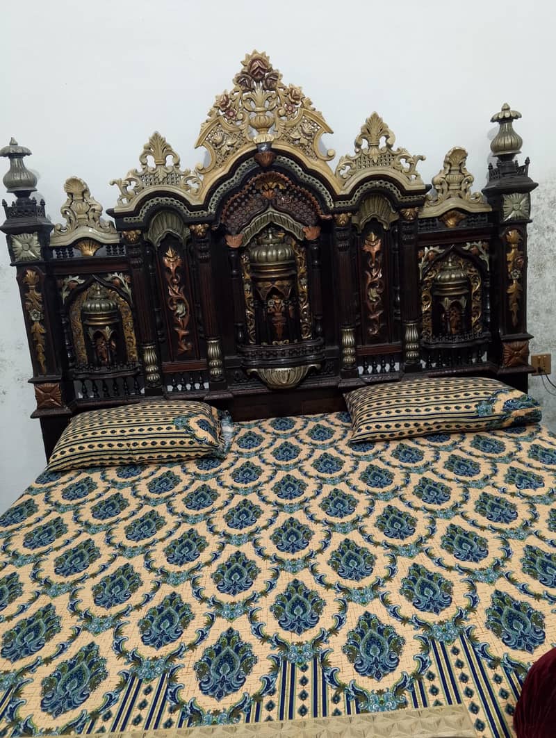 bed dressing sidetable 1