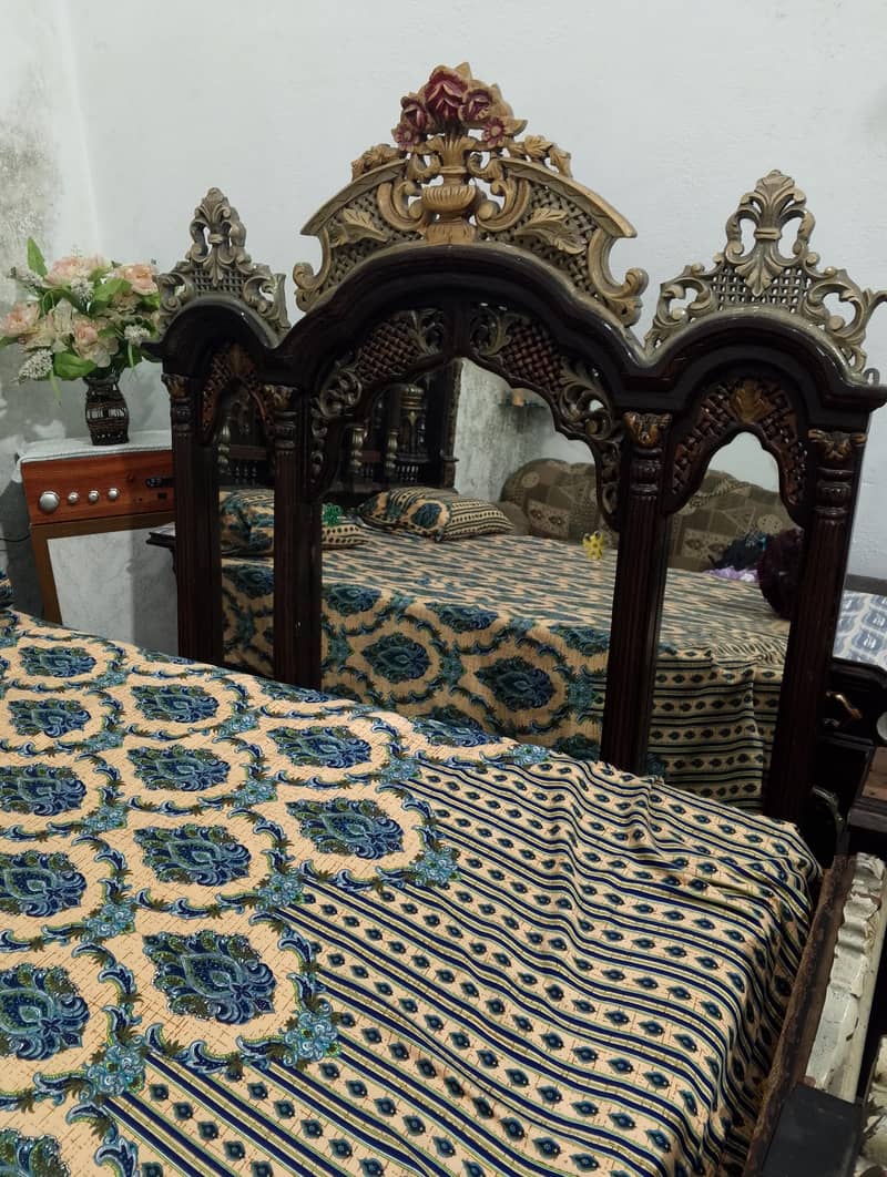 bed dressing sidetable 2