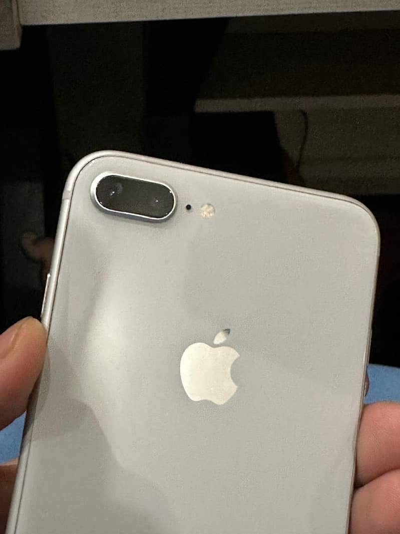 iPhone 8 Plus 0