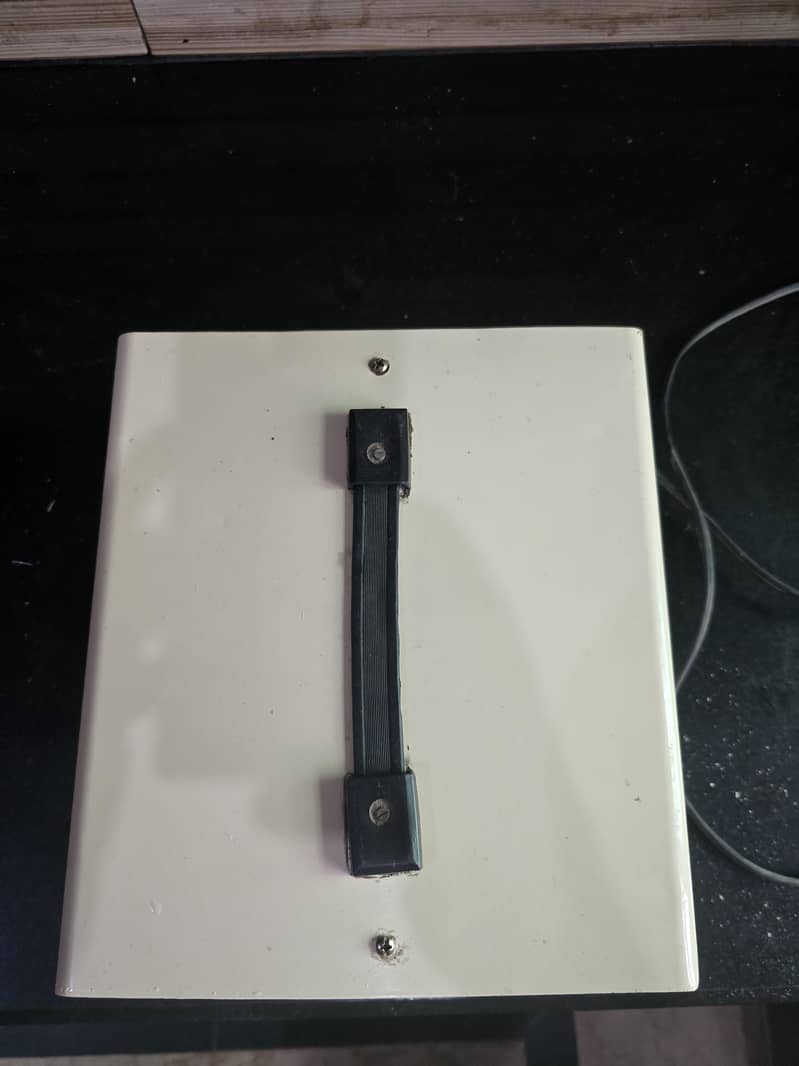 Automatic voltage stabilizer 1