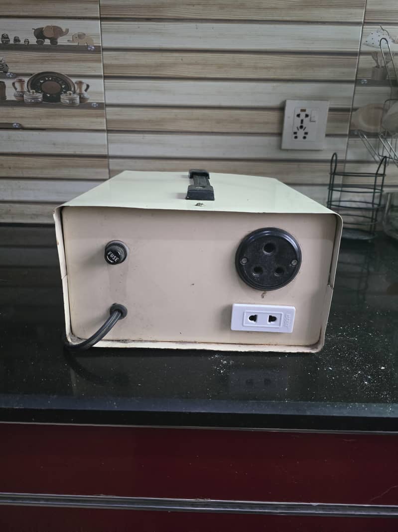 Automatic voltage stabilizer 3