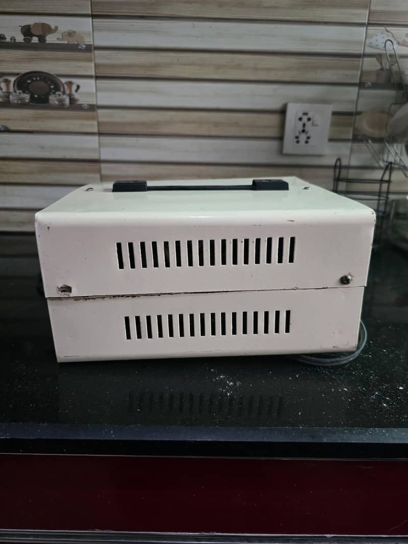 Automatic voltage stabilizer 4