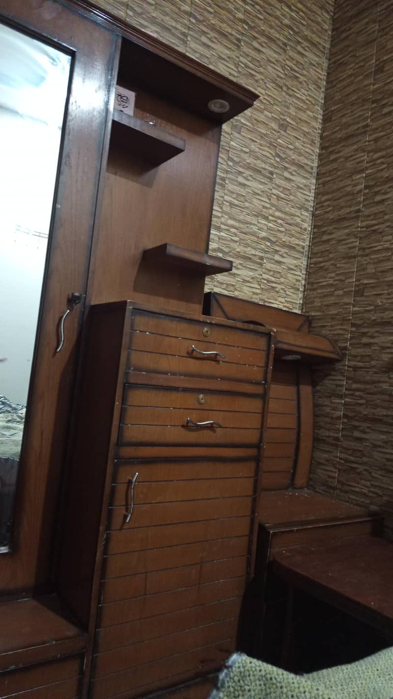 bed and dressing with almari and light lamps 2