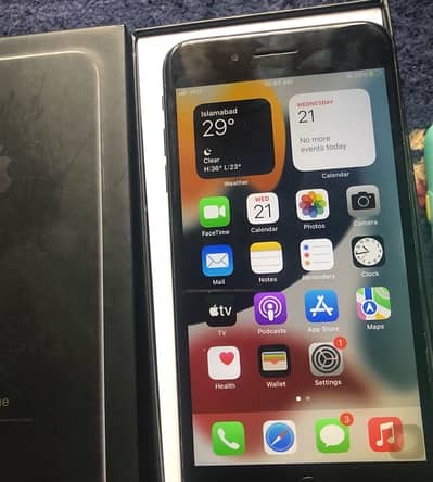 iPhone 7 plus 128gb PTA Approved with box
