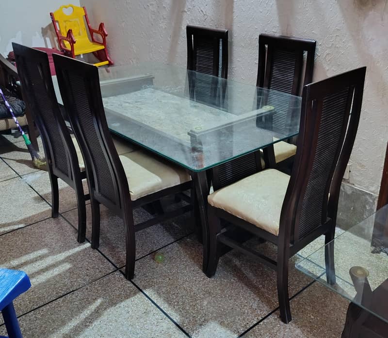 Dining Table with 6 Chairs 0
