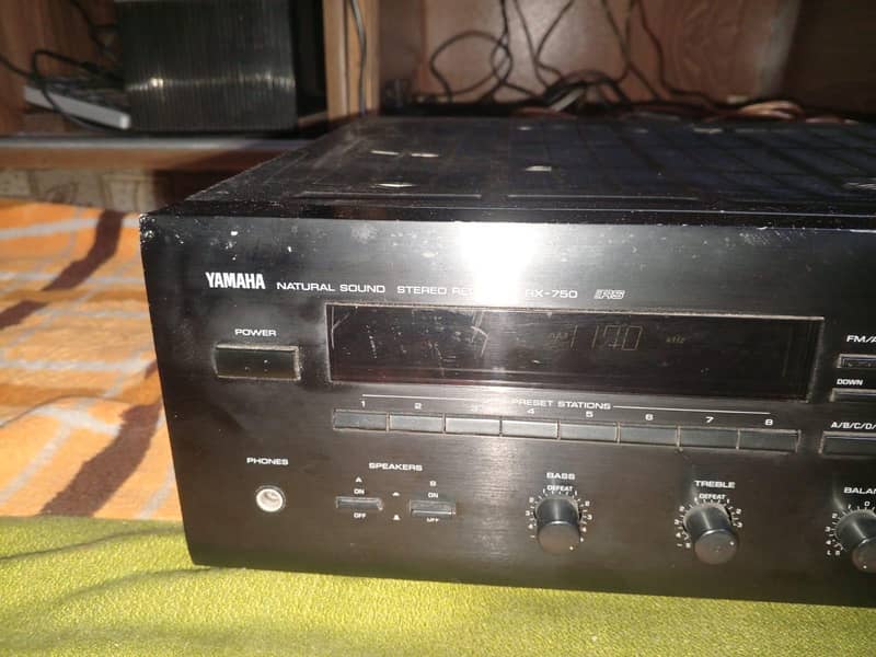 Amplifier Yamaha RX-750 1