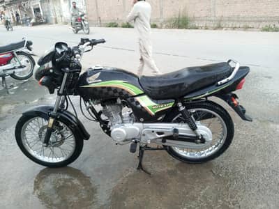 Honda cg 125 deluxe 2013