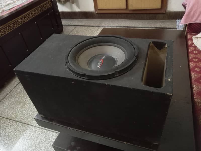 Amplifier And Boofer 0