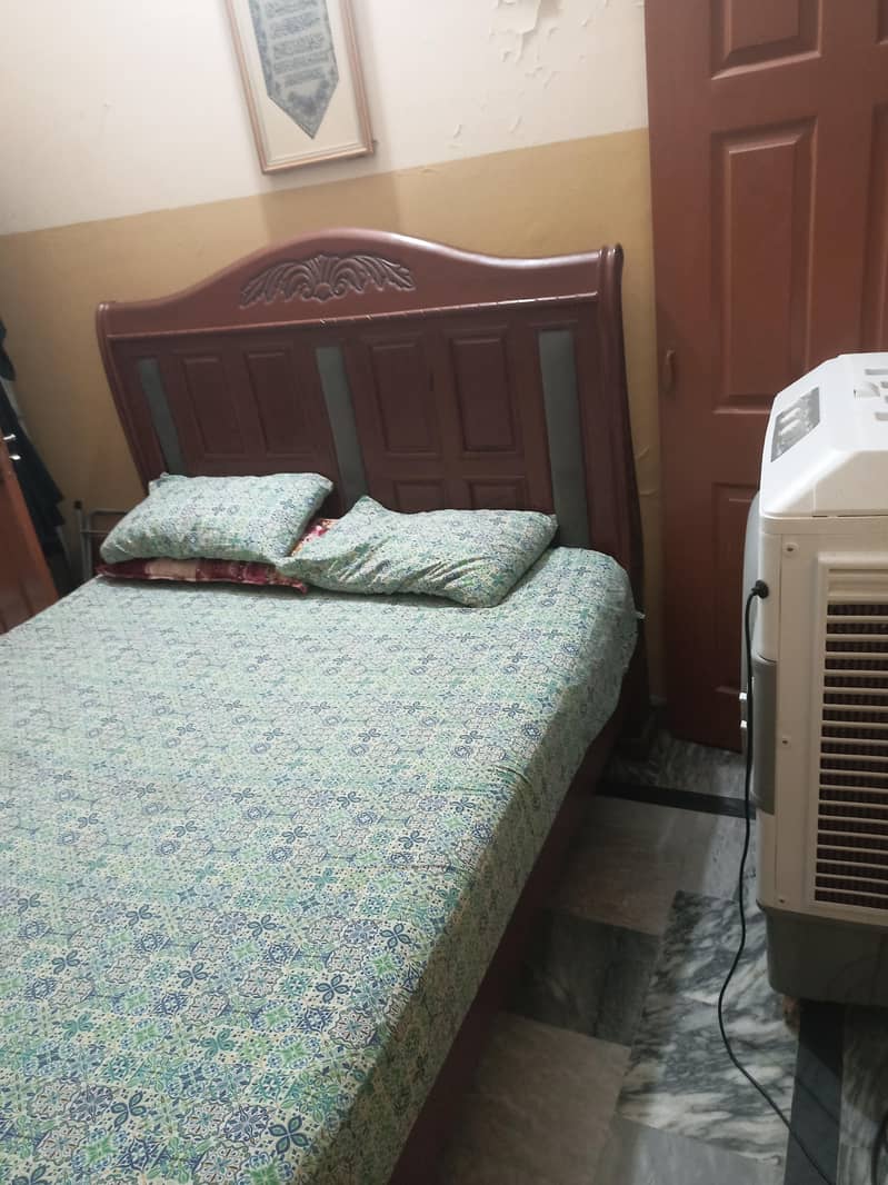 queen size solid bed+spring metress. . . 0