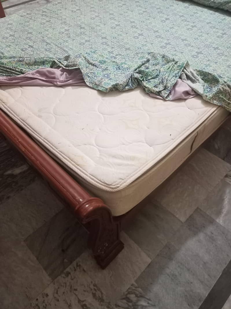 queen size solid bed+spring metress. . . 1