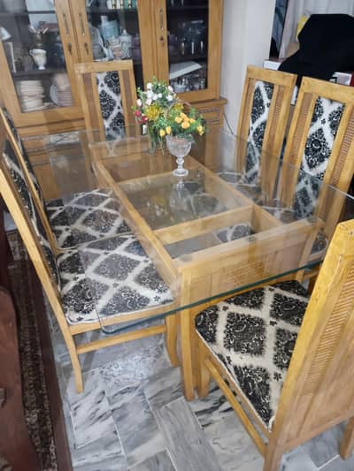 Elegant wooden Dinning Table/Classic family Dining Table/6_ seater