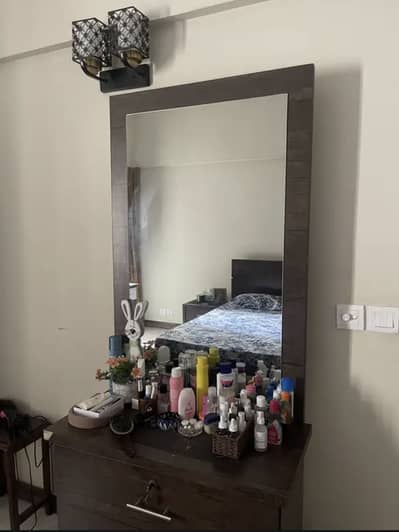 DRESSINNG TABLE FOR SALE
