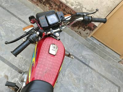 Yamaha YB 100 in Excellent Condition For Yamaha Lovers