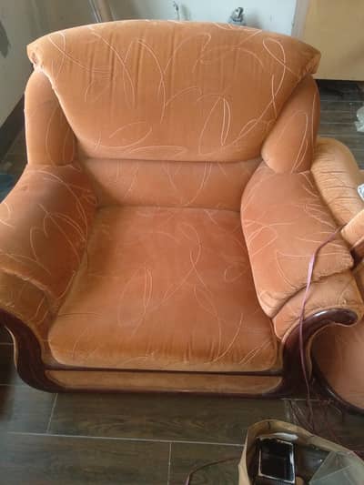 1 seater orange velvet sofa.         10/10 condition