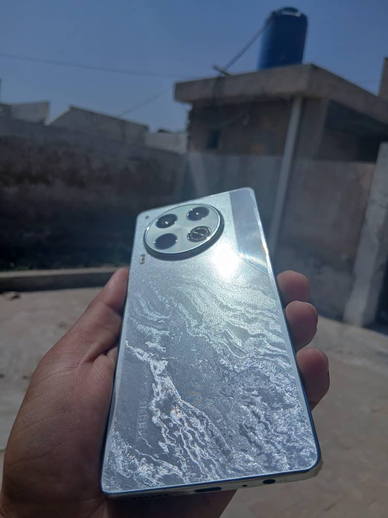 Tecno Camon 30 3