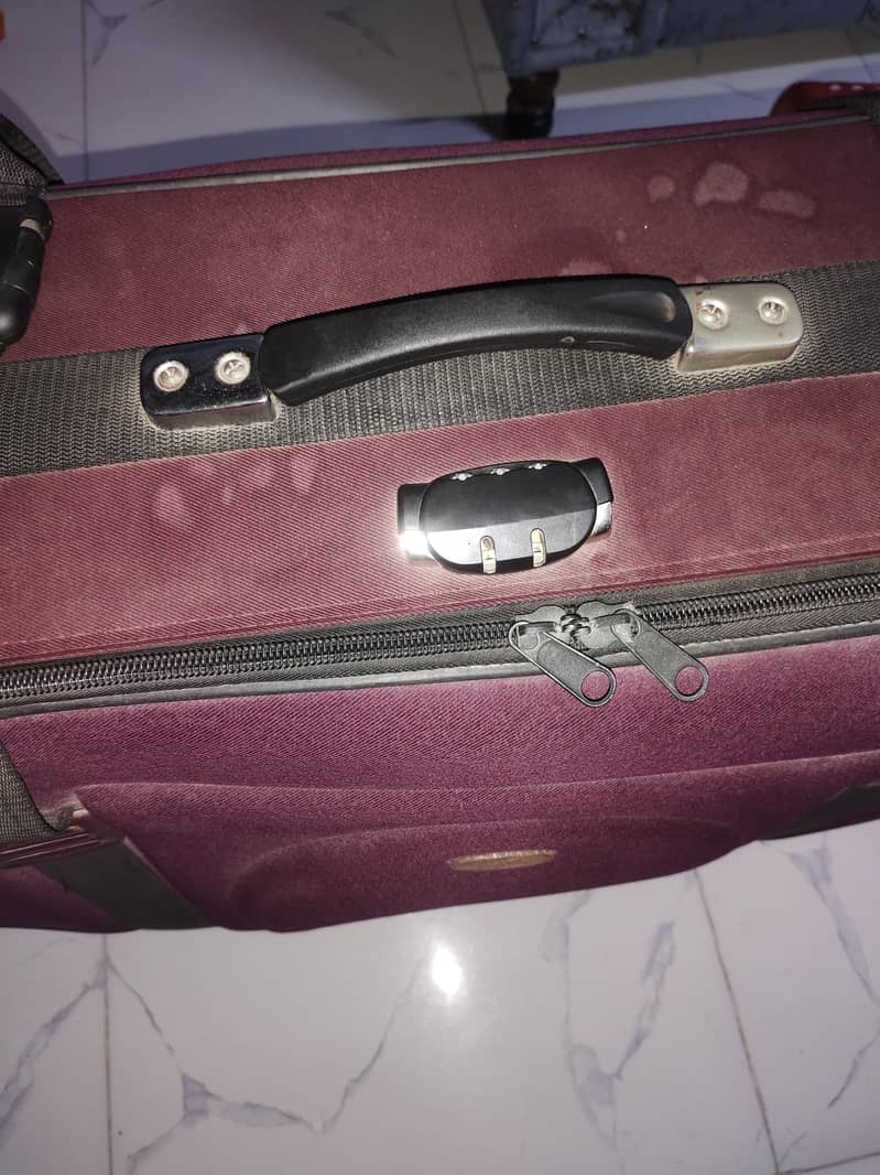 SuitCase full size 1