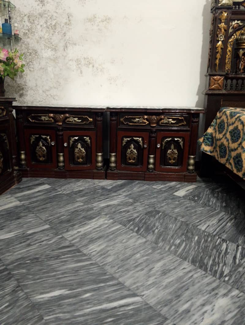 bed dressing sidetable 5