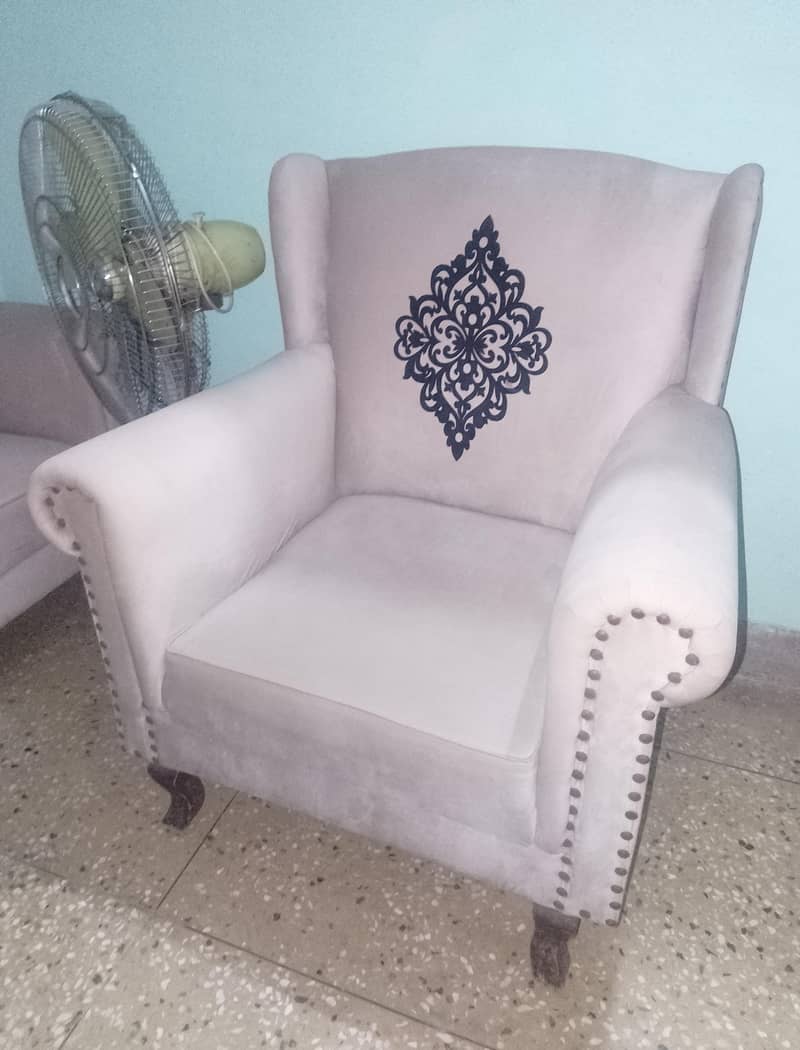 5 seater sofa set. . . 1