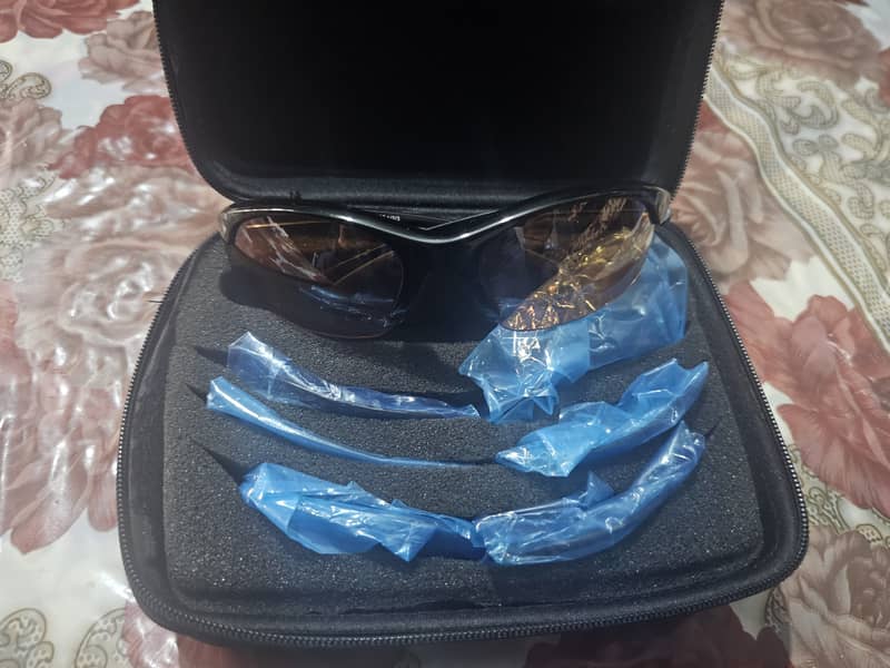 UVEX SUNGLASSES 1
