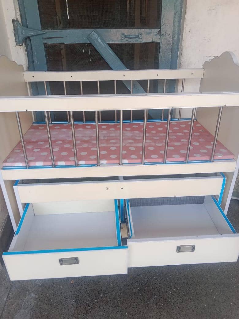 baby cot 1