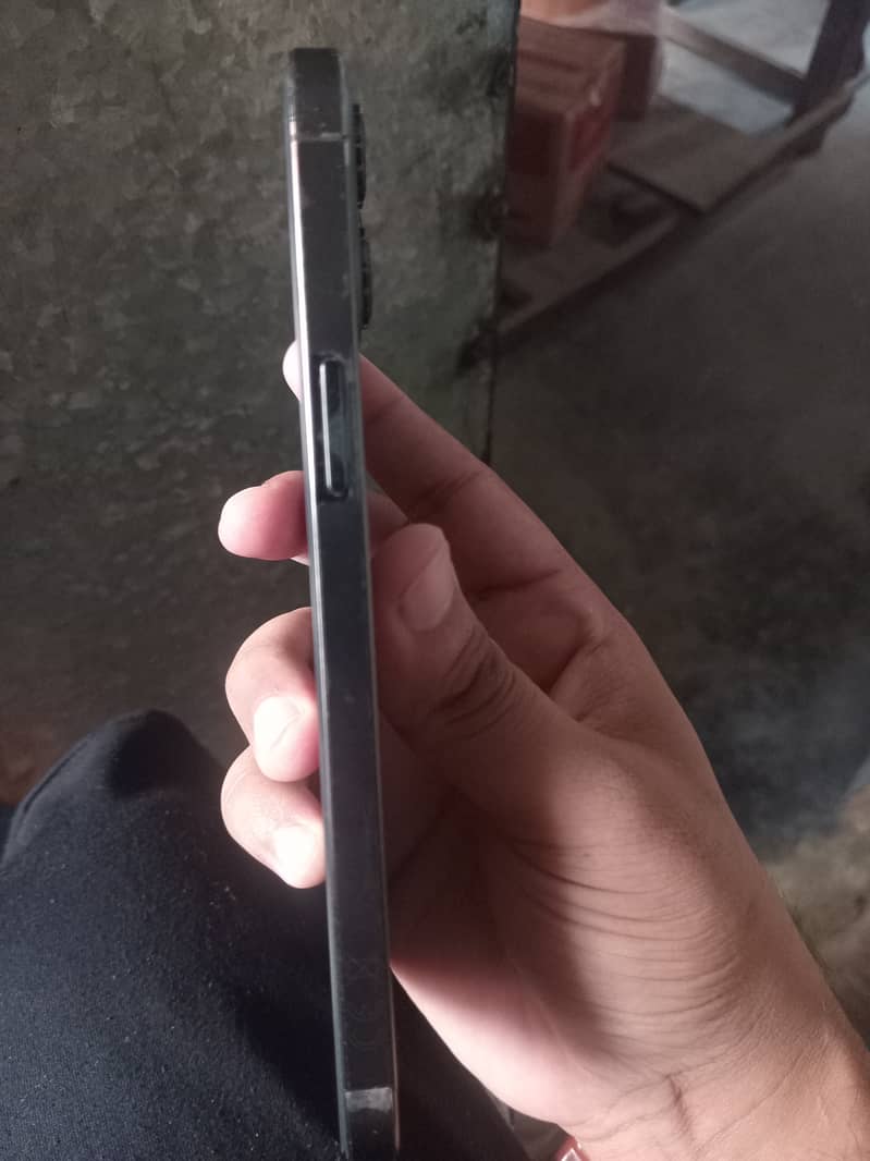 Apple iPhone 12 Pro Max 3