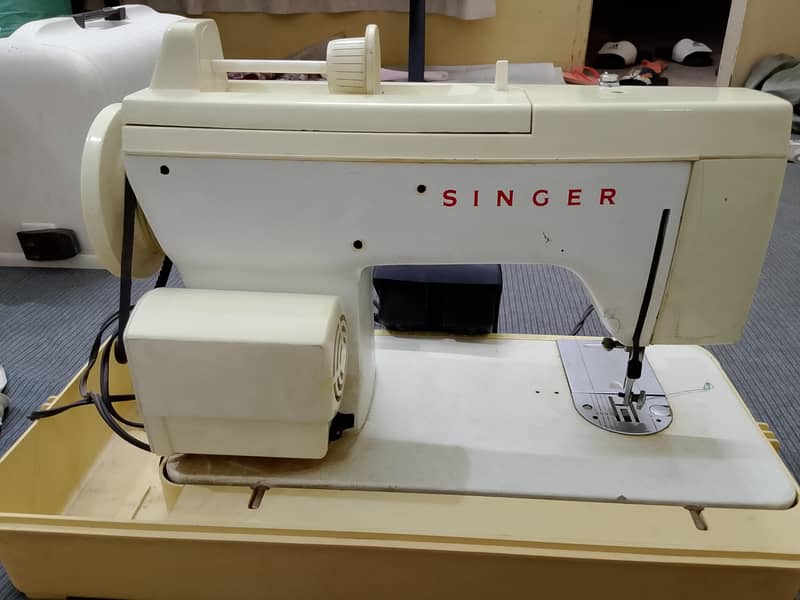 Singer Sewing Machine 1
