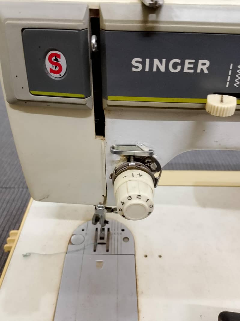 Singer Sewing Machine 3