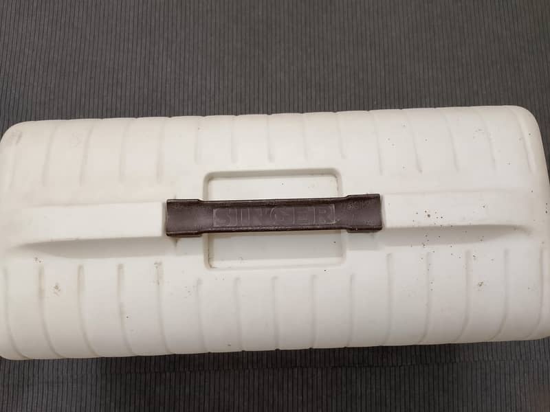 Singer Sewing Machine 6