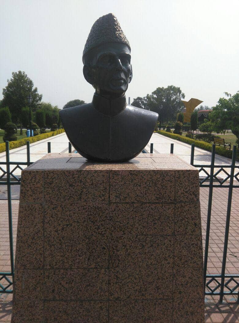 Quaid e Azam Statue 2