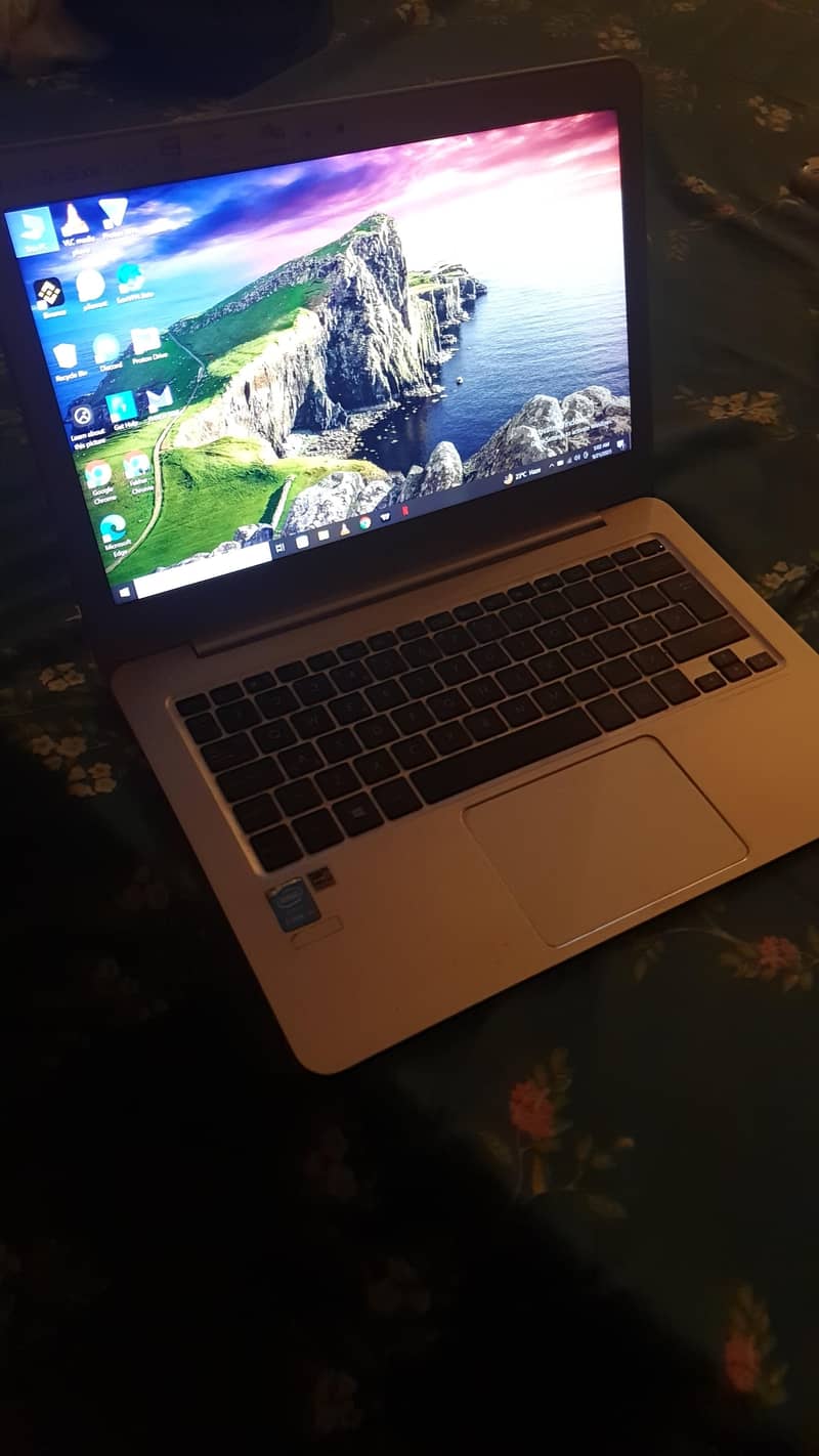 Asus notebook Slim 1