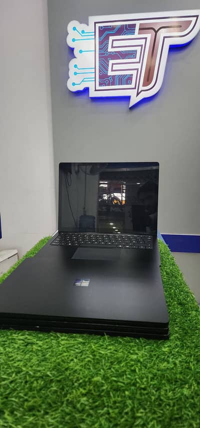 Microsoft surface laptop 3 Core i5 10th Generation