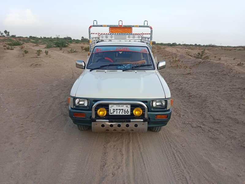 Toyota Hilux pickup 0