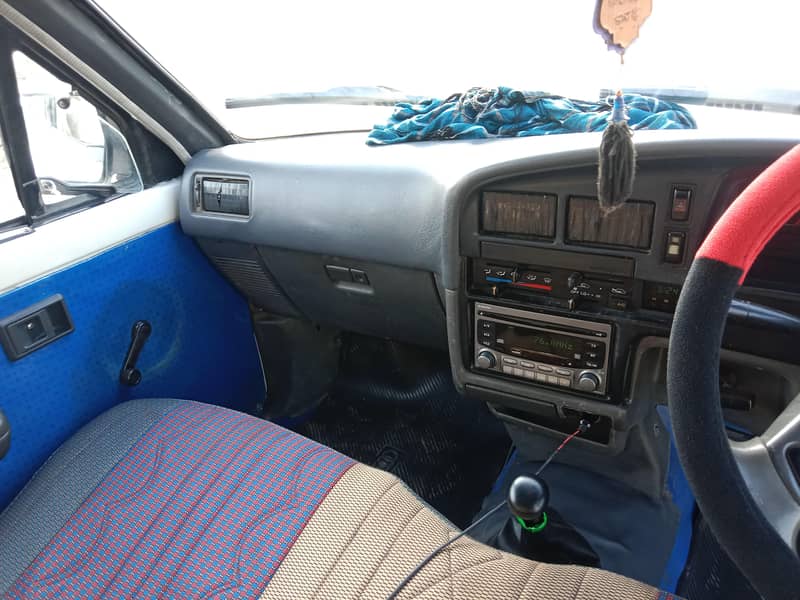 Toyota Hilux pickup 2