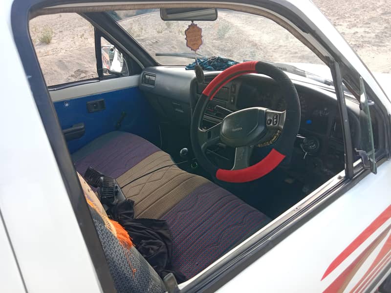 Toyota Hilux pickup 3