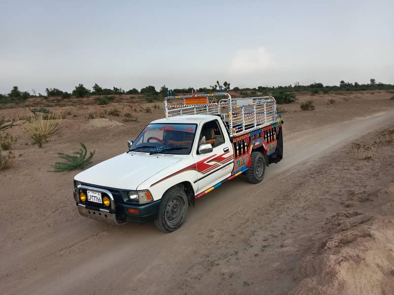 Toyota Hilux pickup 5