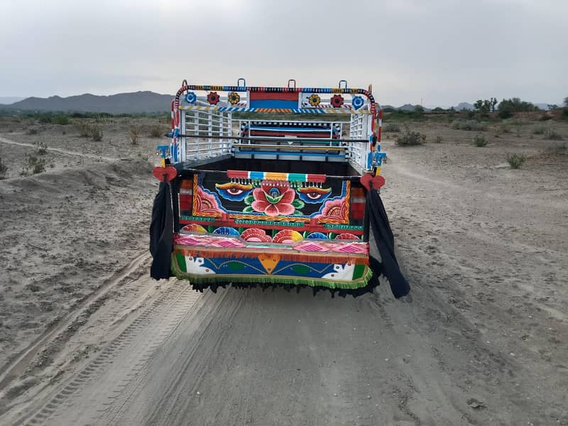 Toyota Hilux pickup 8