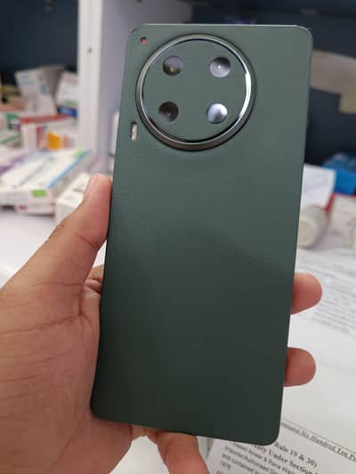 Tecno Camon 30 Full Box 6 month warranty