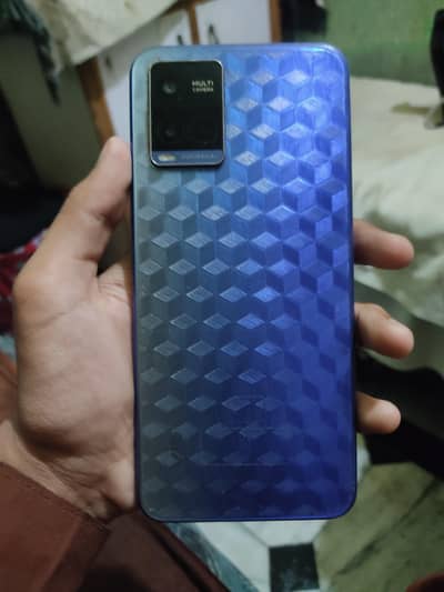 vivo y21   ram 4 64.    condition 10/8