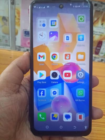 infinix hot 40 pro 16 / 256  .