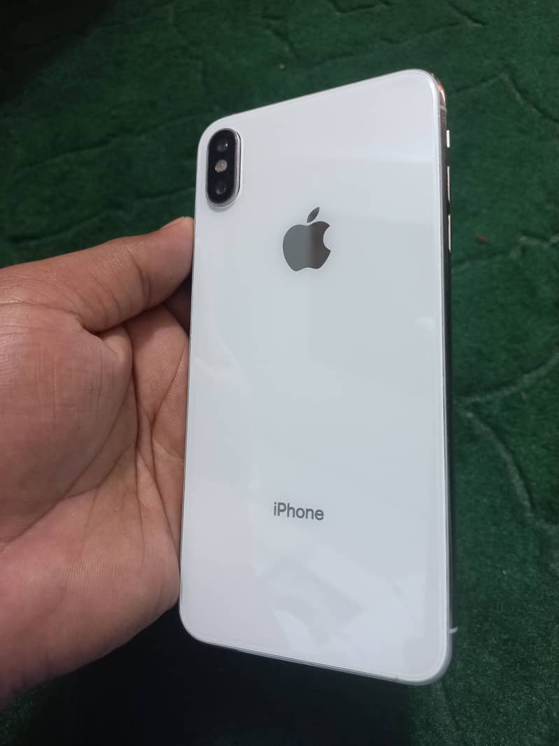 iPhone XS Max 0