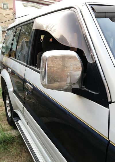 Pajero Diesel Automatic 2800CC Mitsubishi