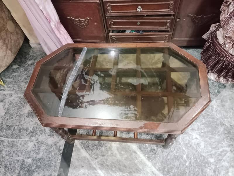 Table Rs. 5000 3