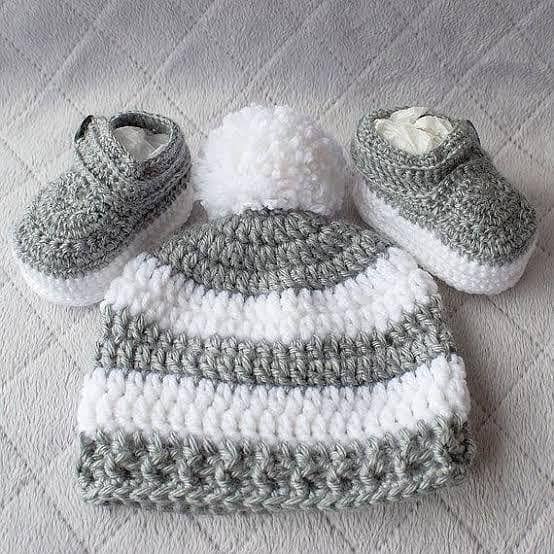 cap and shoes set / hat and booties for baby girls / newborns winter dress / baby set