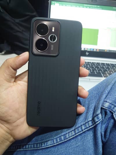 Real me 14 5g 26/512 Brown colour