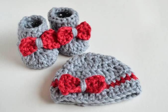 Baby Girls' Cap and Shoes Set - Winter Dress Outfit for Newborns